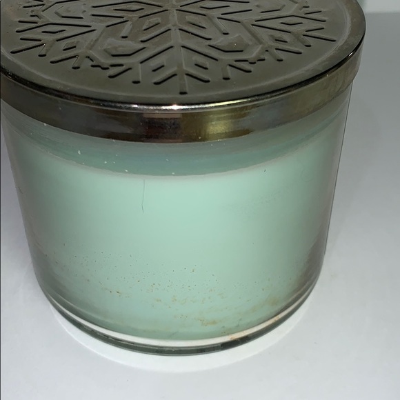 Vanilla Snowflake 3 Wick 🕯Bath & Body Works - Picture 5 of 10